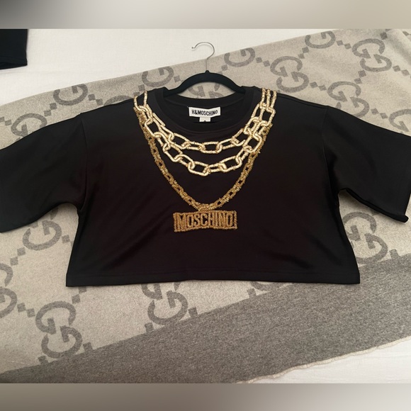 NWT H&M moschino collab crop top with gold chain, size S - Picture 2 of 6